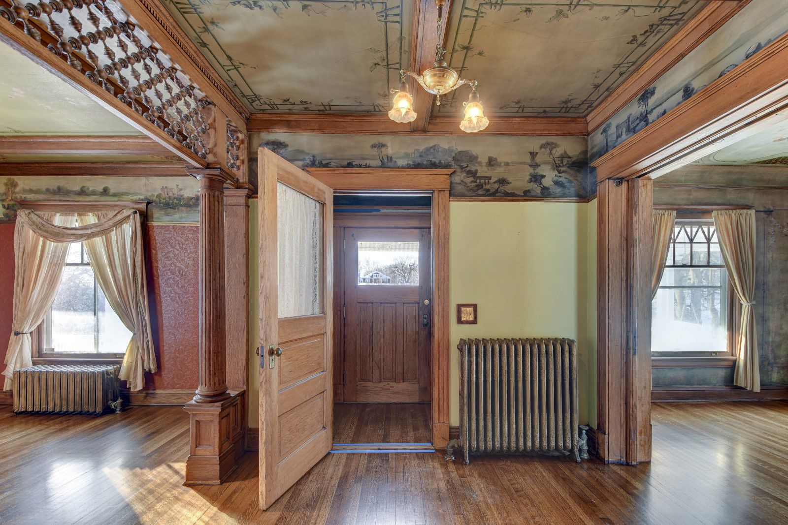 Porter-Thomsen house front entry